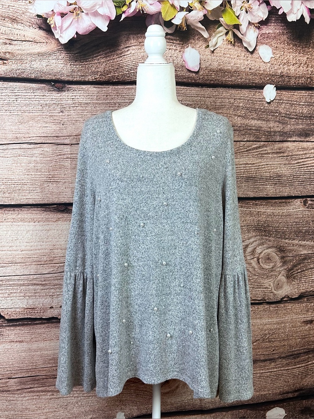 Simply Vera Vera Wang Women’s Rayon Gray Beaded Pearls Bell Sleeve Sweater Tunic